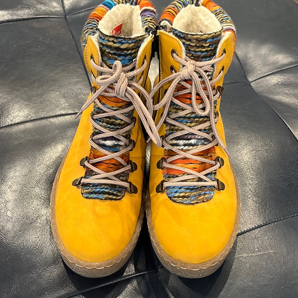 Super cute fur lined Rieker side zip ankle boots